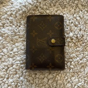 Louis Vuitton Kiss Snap Wallet